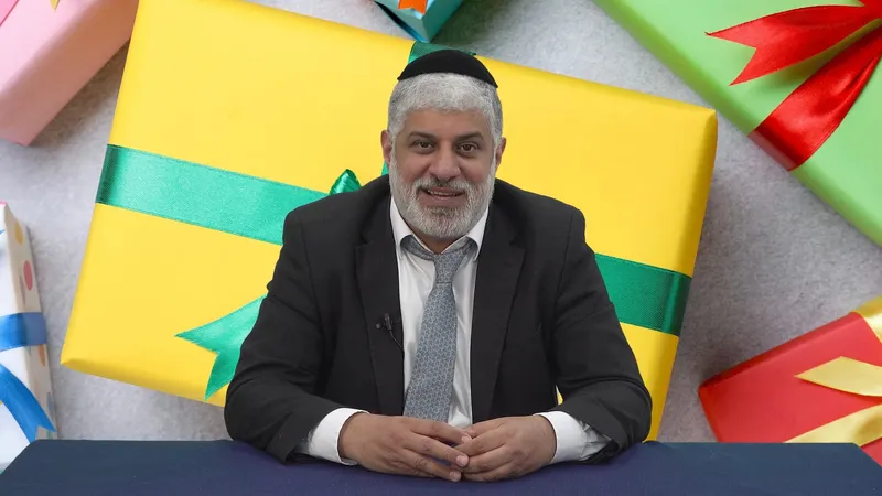 לתת לילדים מתנות רק שמתנהגים יפה